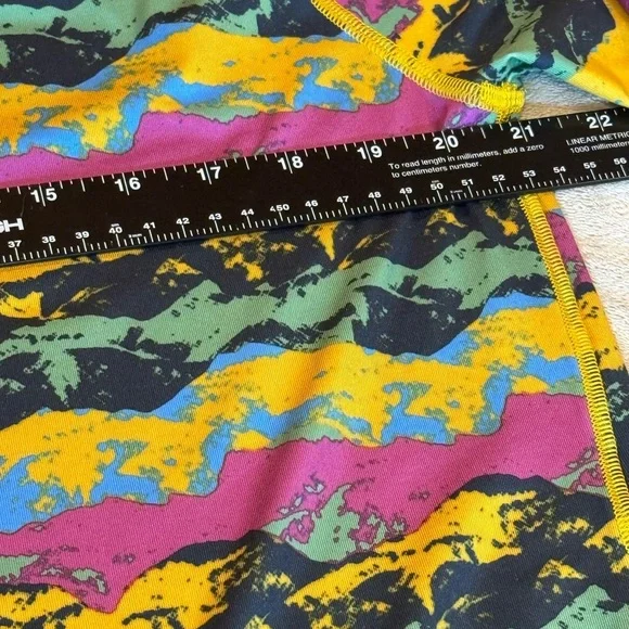 The North Face Multi-Colored Drifit Performance base layer, size M - Picture 8 of 10